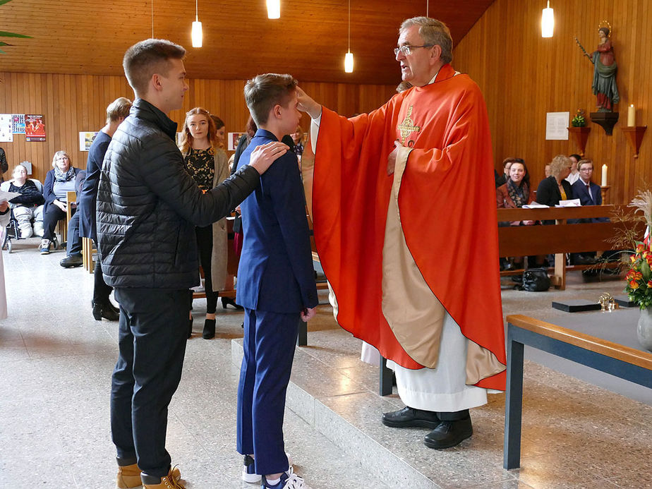 Firmung 2019 in Naumburg (Foto: Karl-Franz Thiede)